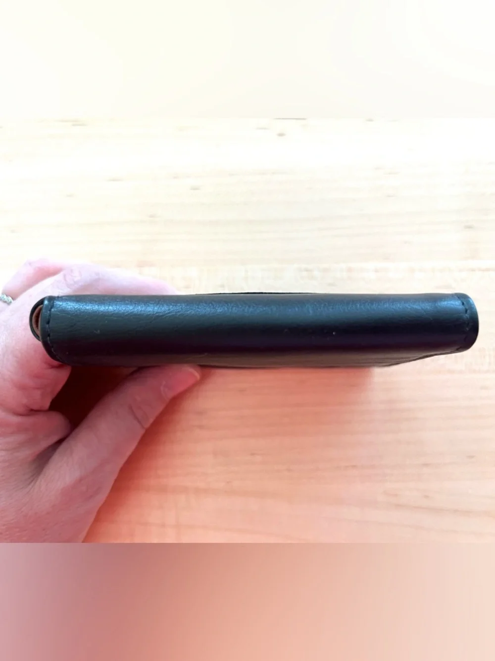 kangaROOS Black Kangaroo Leather Wallet